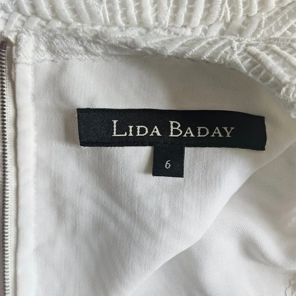 Lida Biday White Shift Dress With Lace  Overlay - Picture 5 of 7